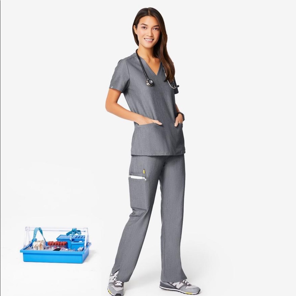 FIGS Scrubs Cargo Pants Graphite XS